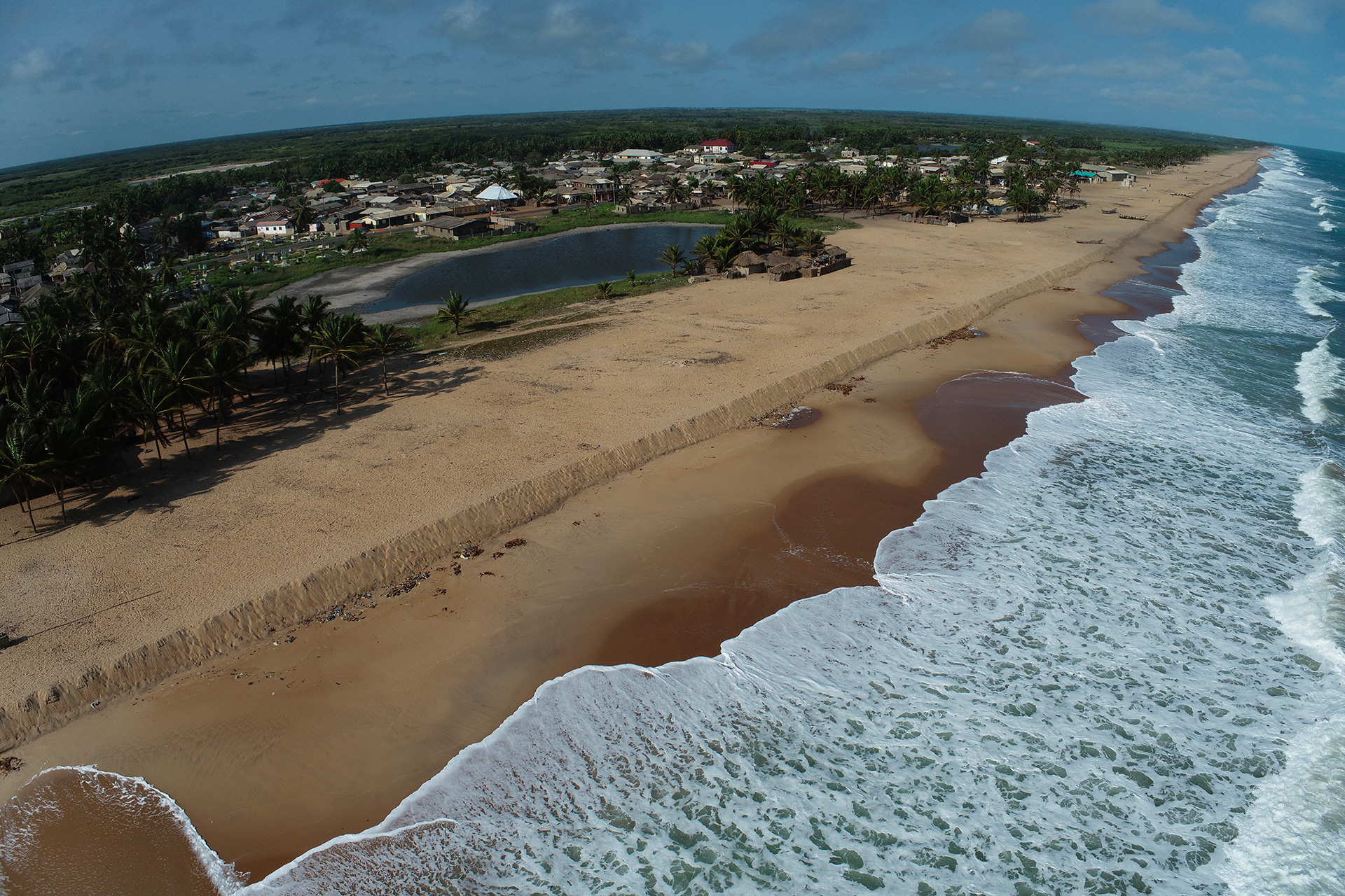 La plage Dzita au Ghana, le 15 juin 2023.