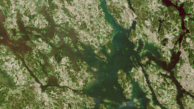 Image couleur de Sentinel-2 MSI au-dessus de Prästfjärden, une partie du lac Mälaren, Suède.