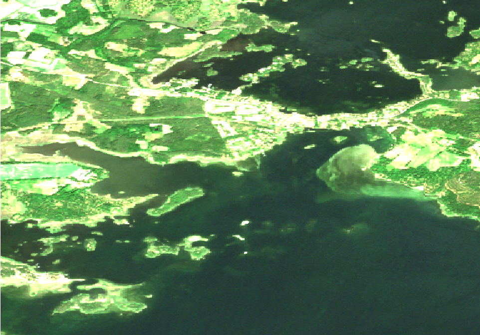 Sentinel-2 image (RGB, 10 m resolution) from 12 June 2023 over the Kalmar Strait, north of Kalmar. 