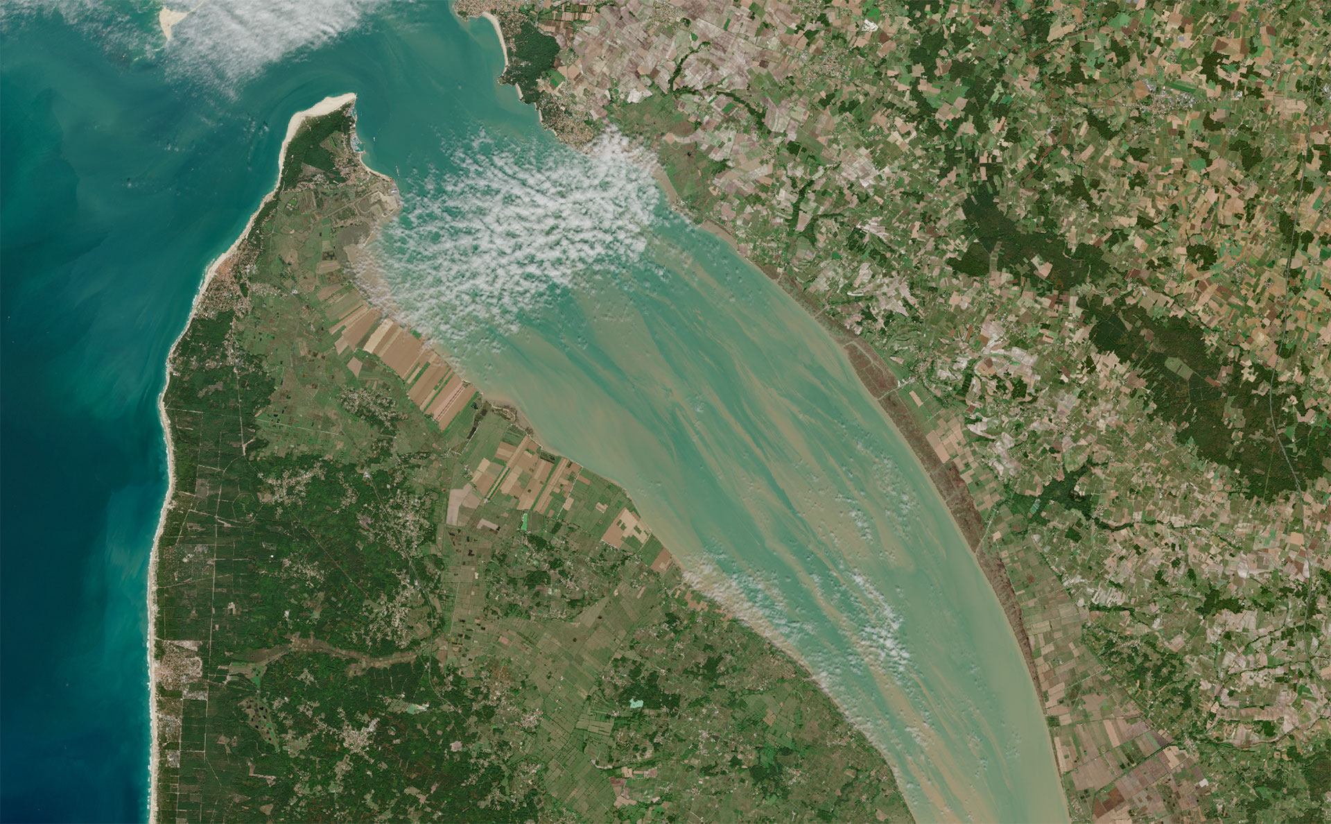 Each SCO project relies on satellite data, like this Sentinel-2 view of the Gironde estuary on March 22, 2024. 