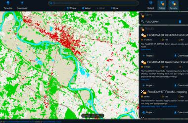 Plateforme Hydroweb.next : à droite les différents produits hydrologiques générés par FloodDAM-DT et, à gauche, une carte d’inondation issue de FloodML avec la carte d’occupation du sol de l’ESA World Cover. 