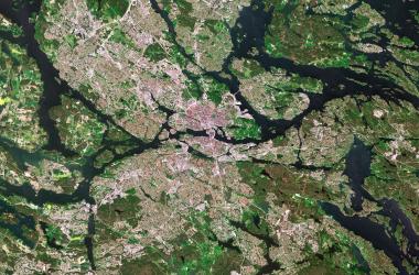 Stockholm, nicknamed the Venice of Scandinavia, as it is spread over a chain of 14 islands, under the eye of Copernicus Sentinel-2.